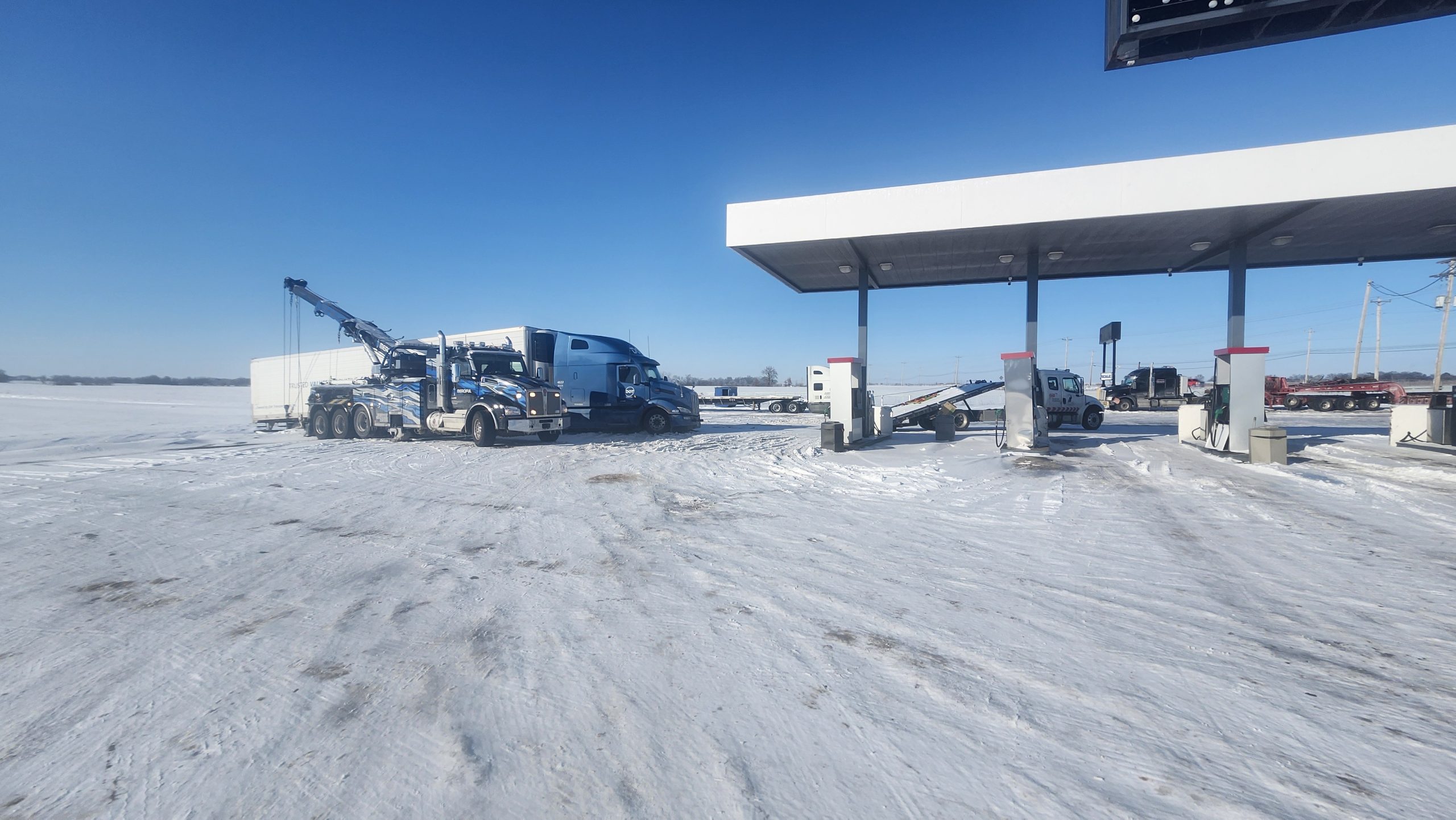 Riddle's 24 Hour Towing & Lockout, Llc Gallery (14)