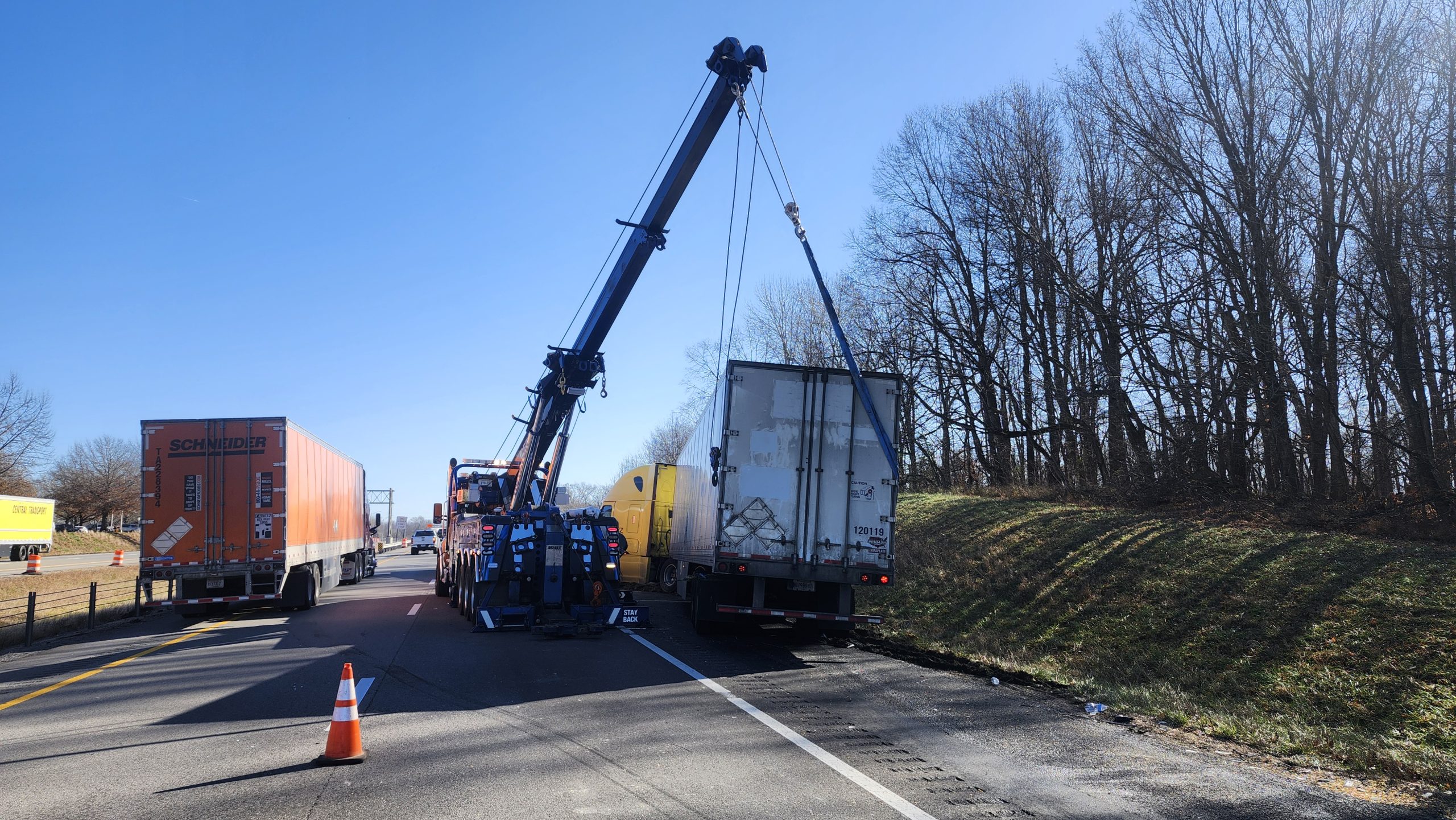 Riddle's 24 Hour Towing & Lockout, Llc Gallery (2)